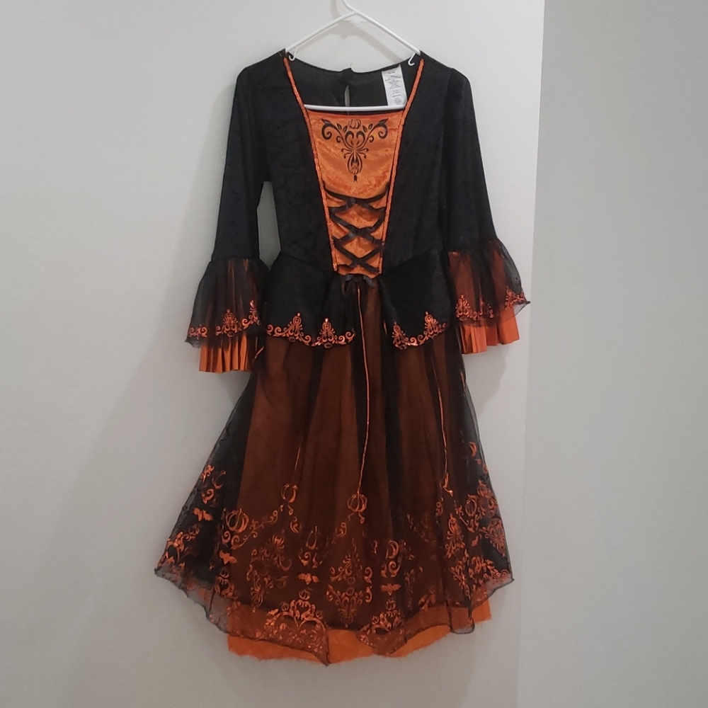 Costume
